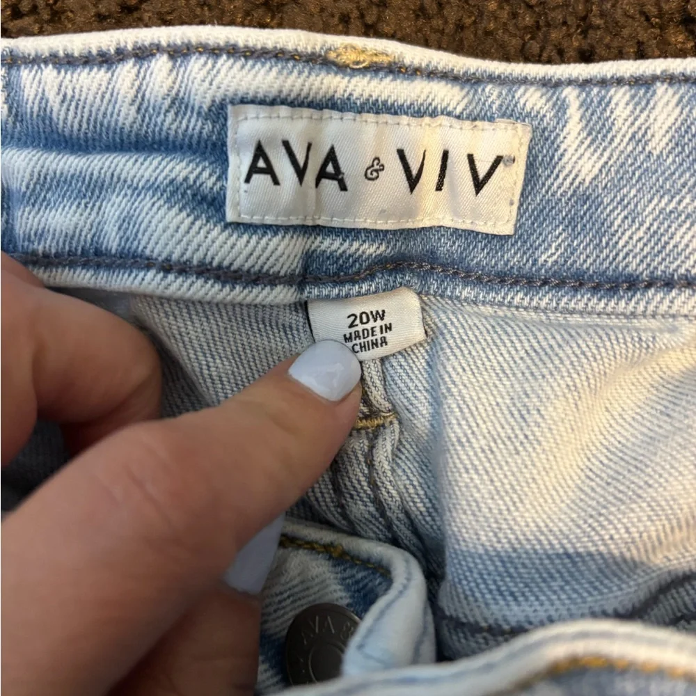 Ava & Viv Light Blue Jeans inseam 26 inches - Picture 2 of 3